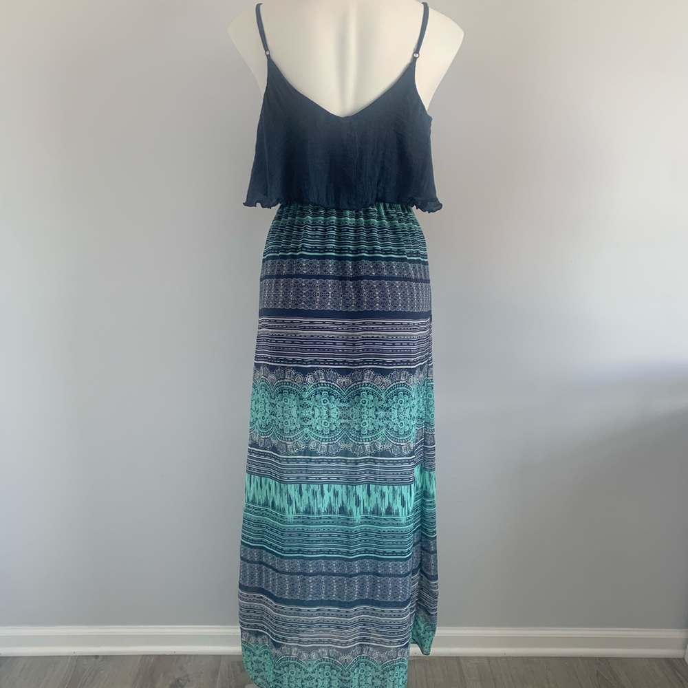 Woman’s Maxi Dress Size L